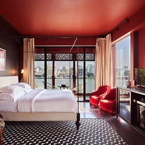 Amdaeng Bangkok Riverside Hotel